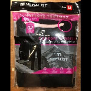 MEDALIST GIRLS SET CREW&PANT Size: M (7/8)